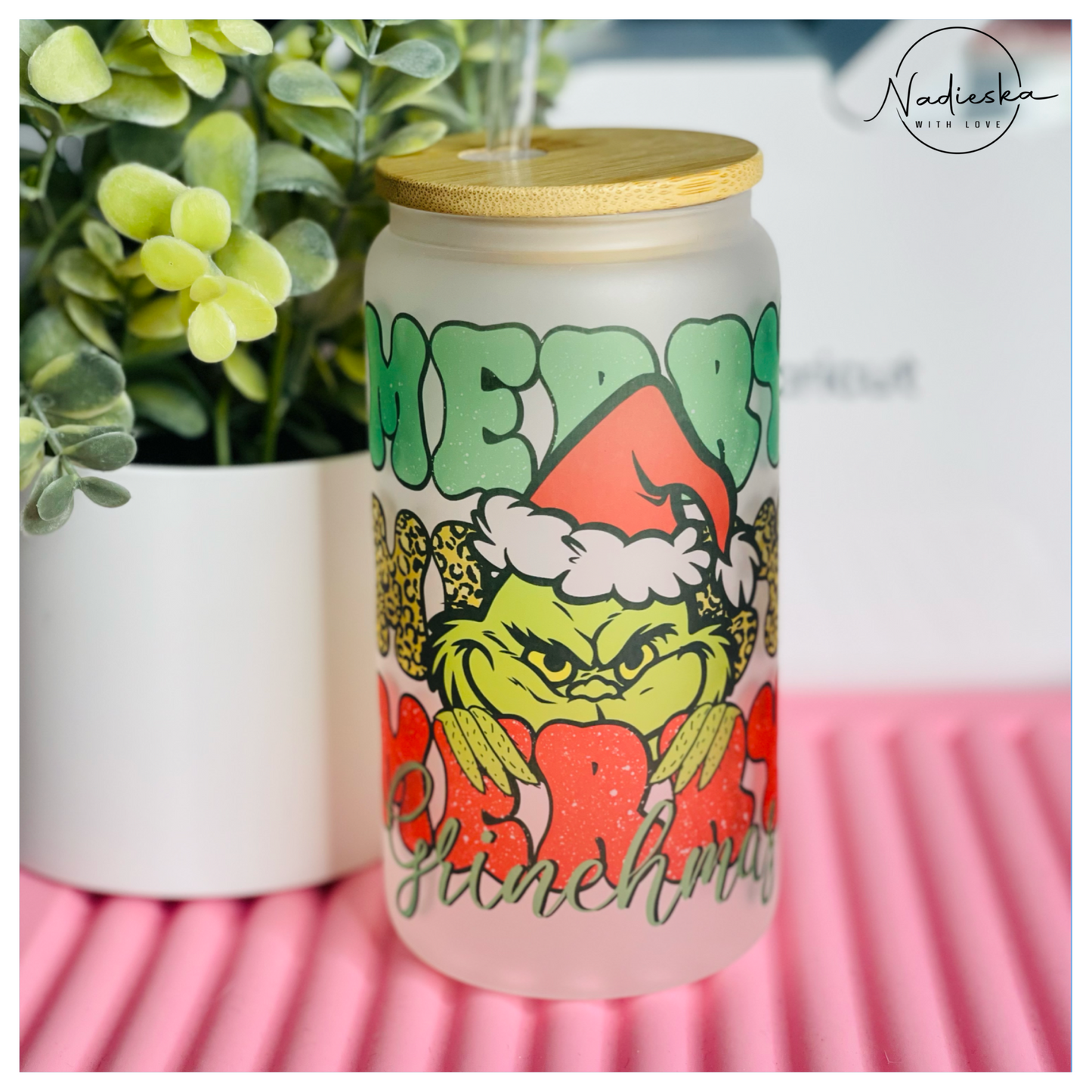 Merry Grinchmas frosted can glass