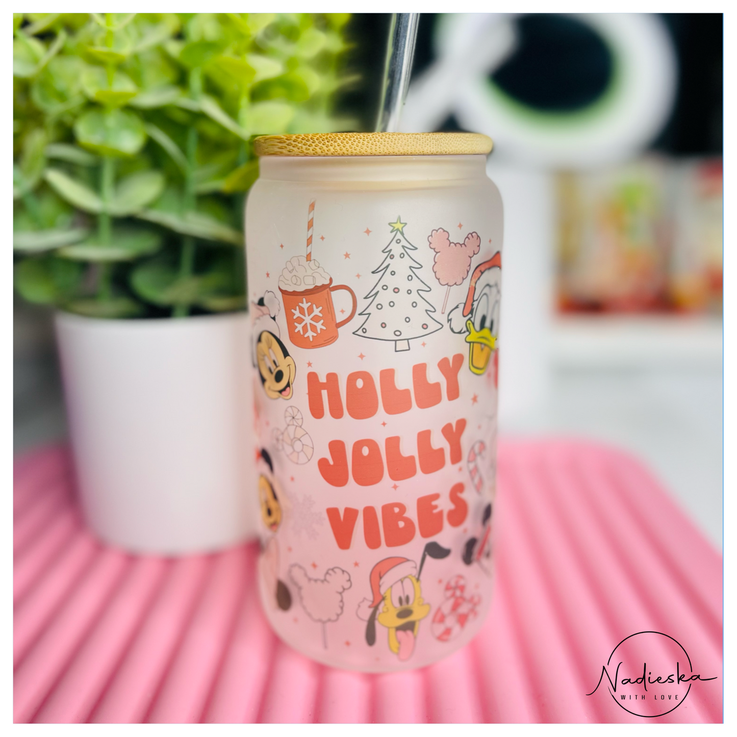 Mickey Holly Jolly Vibes Can glass